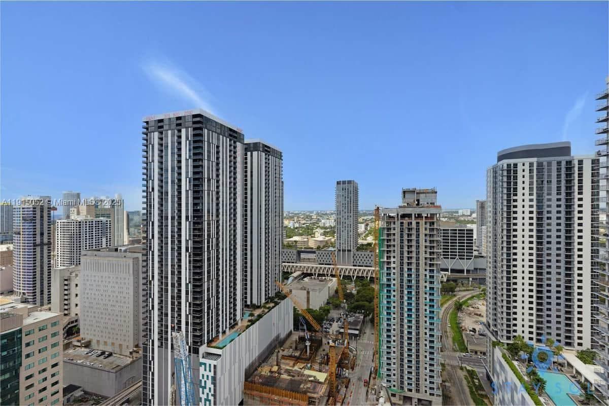 159 NE 6th St # 3004, Miami FL 33132 photo 4