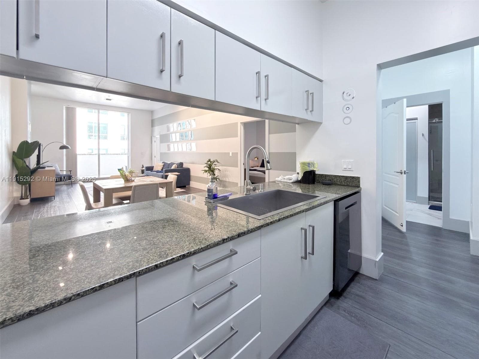 1200 Brickell Bay Dr # 1406, Miami FL 33131 photo 2