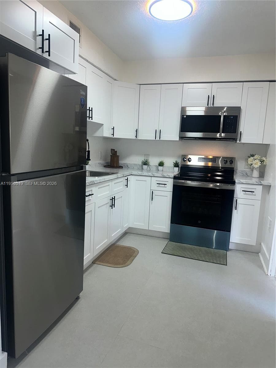 500 NW 24th Ave # 27, Fort Lauderdale FL 33311 photo 2