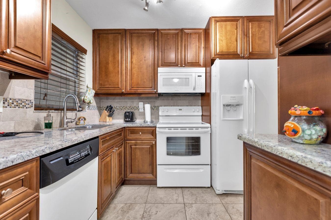6850 Royal Palm Boulevard # G 106, Margate FL 33063 photo 4