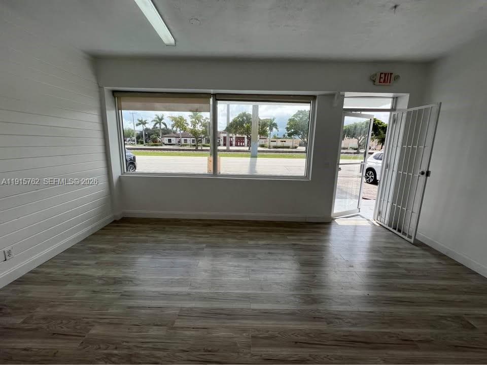 1812 N Dixie Hwy, Hollywood FL 33020 photo 4