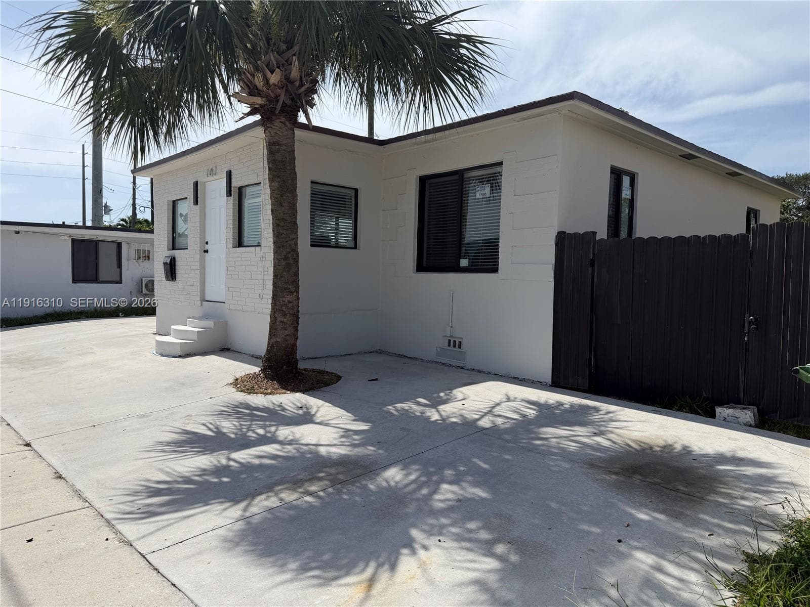 107 W Pembroke Rd, Hallandale Beach FL 33009 photo 3