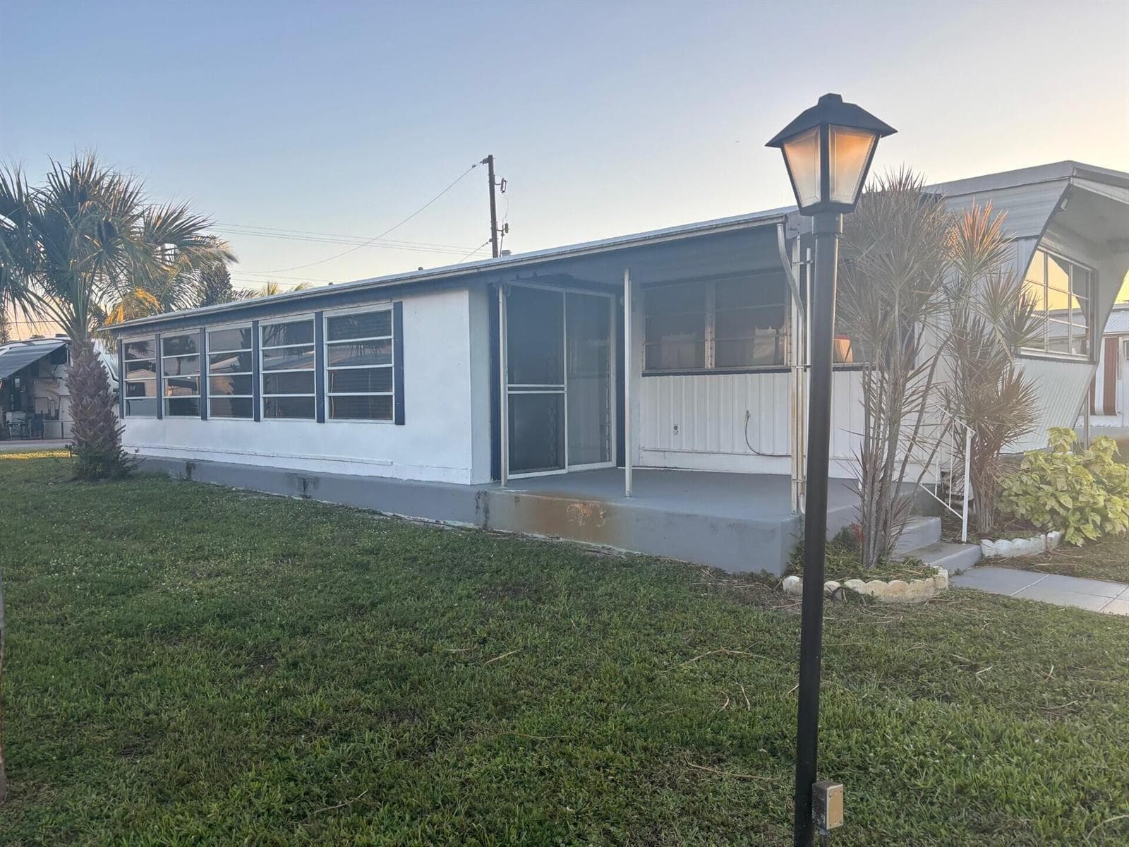 562 NE 47th St, Lot 393, Deerfield Beach FL 33064 photo 3