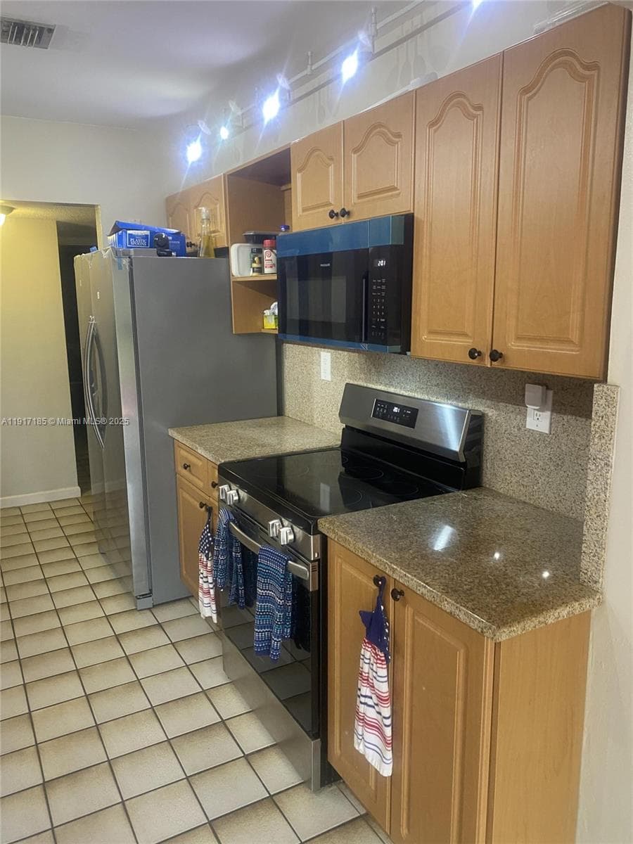 4802 Bayberry Ln, Tamarac FL 33319 photo 3