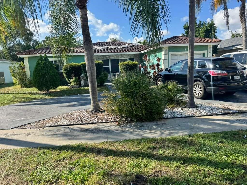 820 SW 49th Ter, Margate FL 33068 photo 2