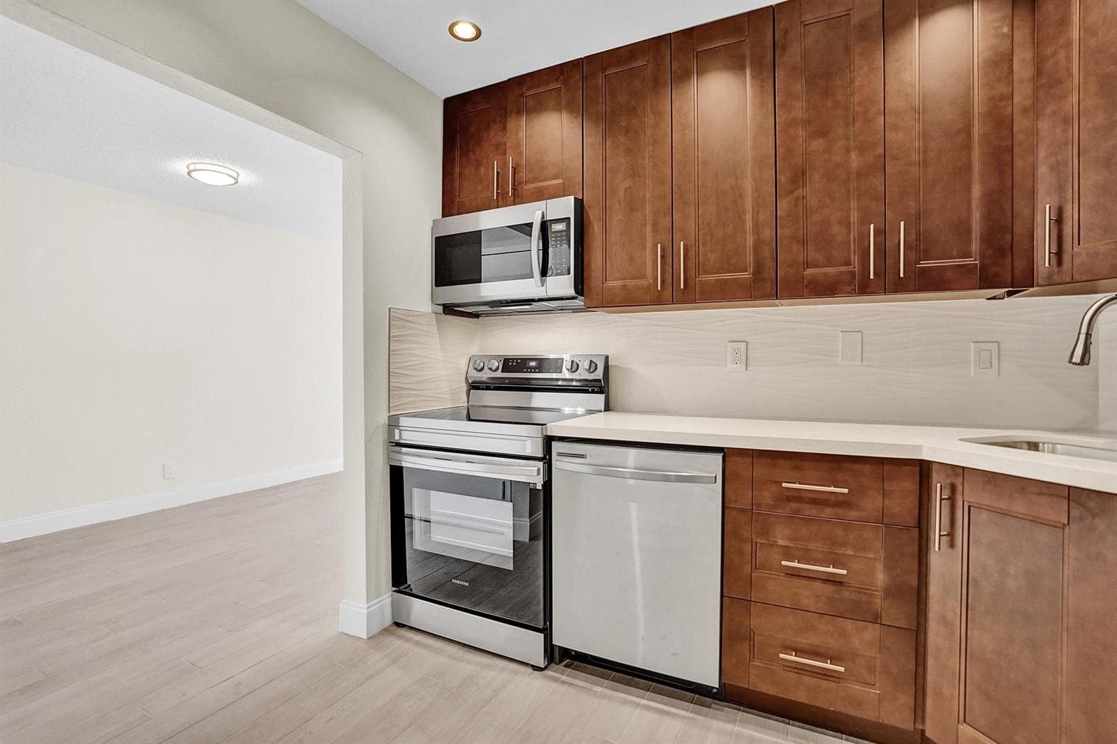 3115 Oakland Shores Drive # E109, Oakland Park FL 33309 photo 5