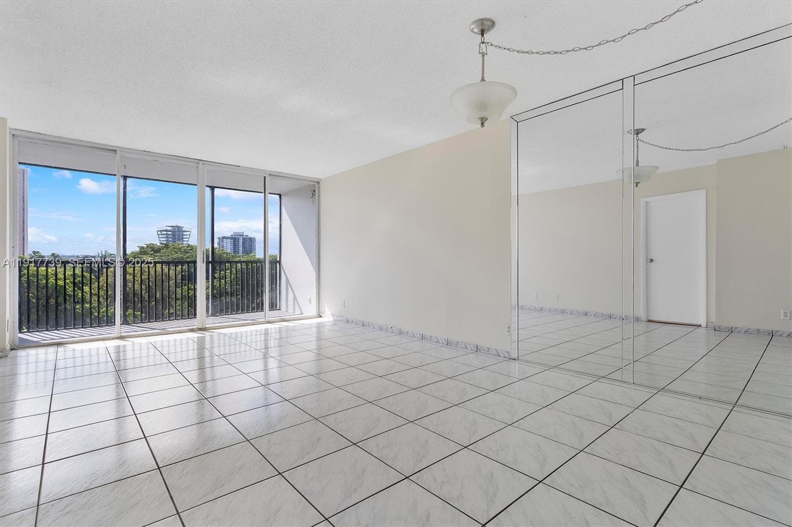 3101 N Country Club Dr # 504, Aventura FL 33180 photo 3