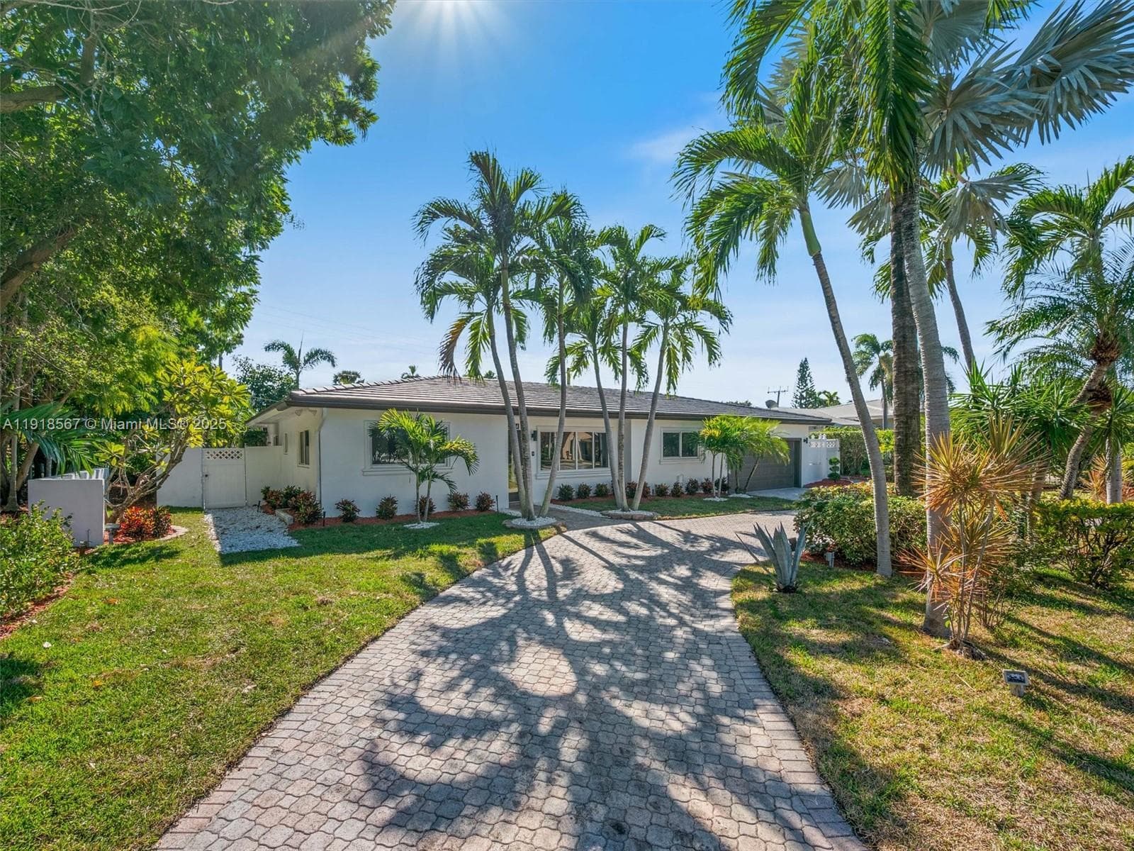 2764 NE 35th St, Fort Lauderdale FL 33306 photo 2