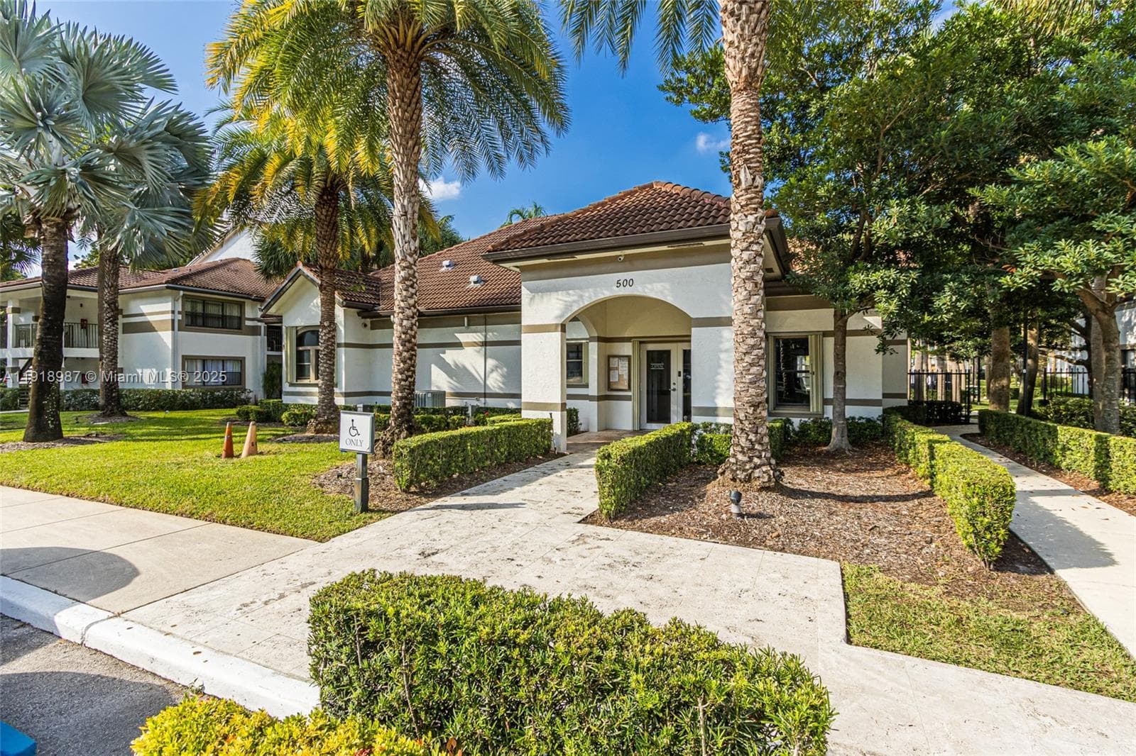 650 S Park Rd # 5, Hollywood FL 33021 photo 4