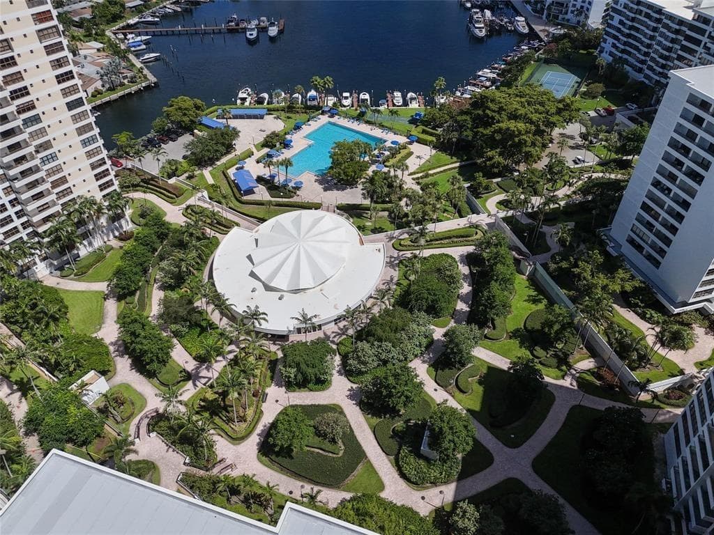 2500 Parkview Drive # 403, Hallandale Beach FL 33009 photo 2