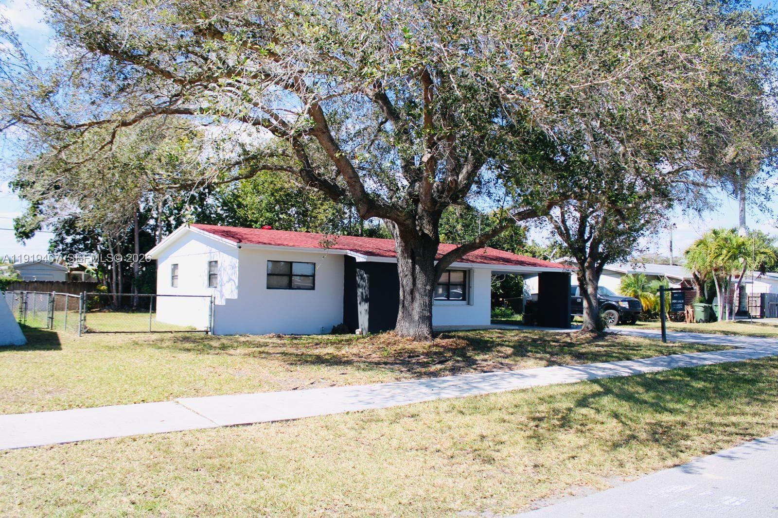 1562 NW 8th Ave, Homestead FL 33030 photo 2