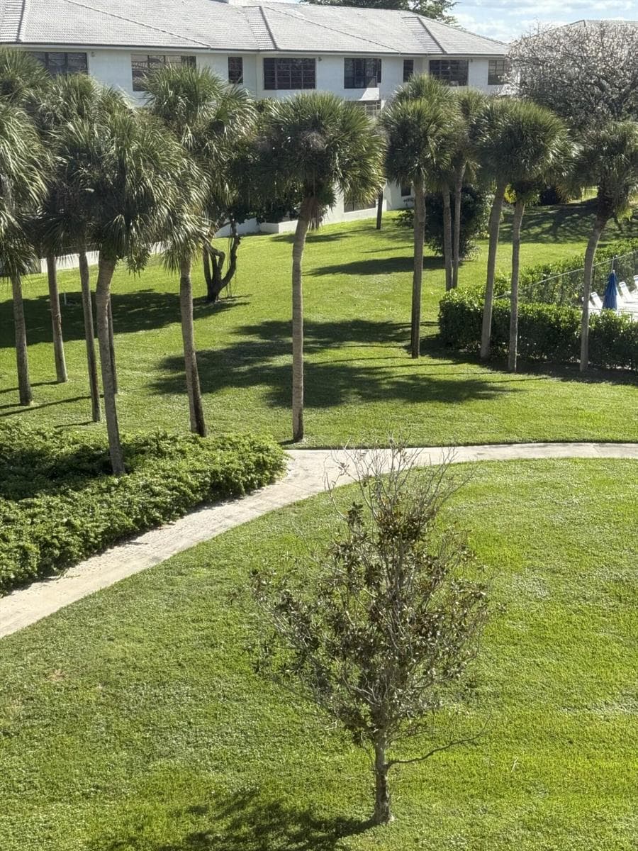 3710 Whitehall Drive # 401, West Palm Beach FL 33401 photo 3