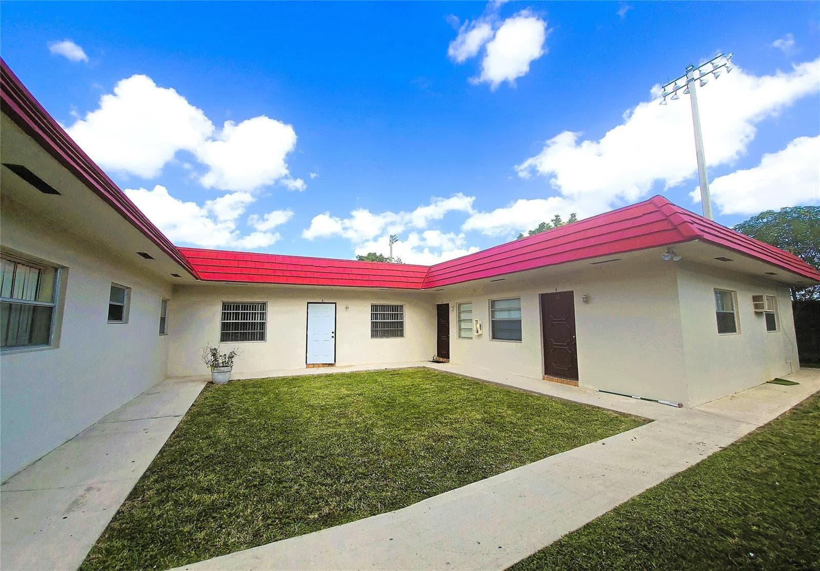 3980 NW 30th Terrace, Lauderdale Lakes FL 33309 photo 2