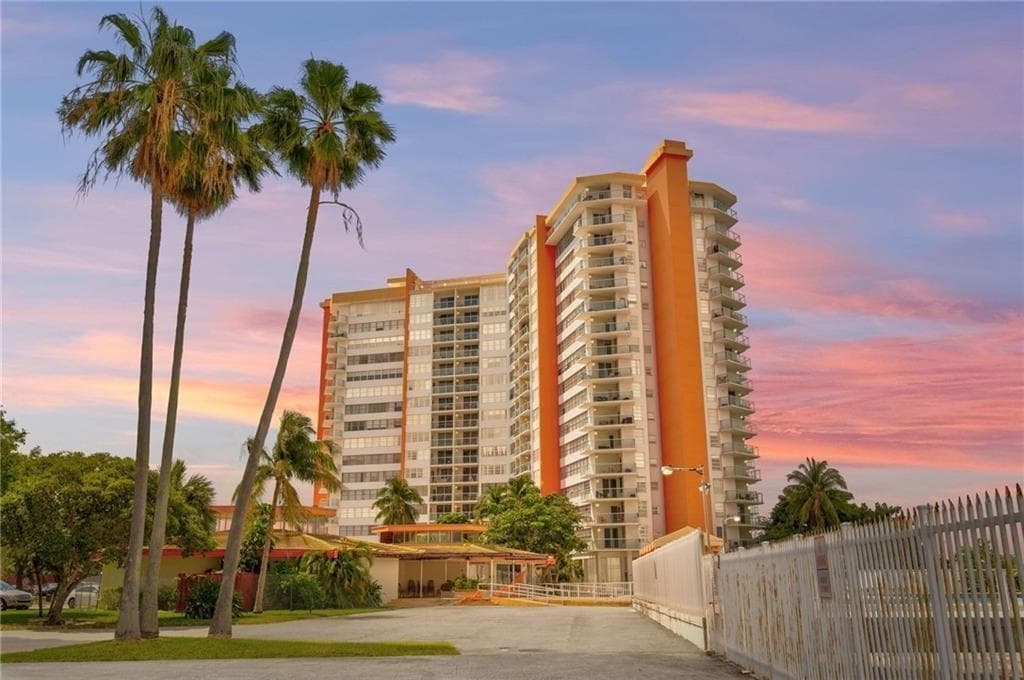 1301 NE Miami Gardens Drive # 1721w, Miami FL 33179 photo 3
