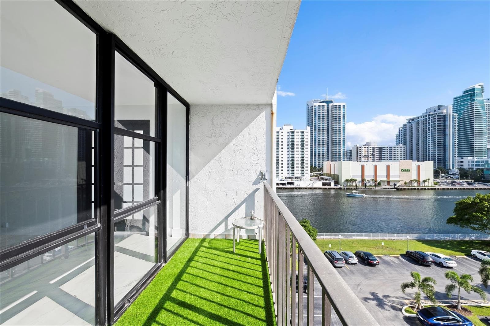 800 Parkview Drive # 718, Hallandale Beach FL 33009 photo 2