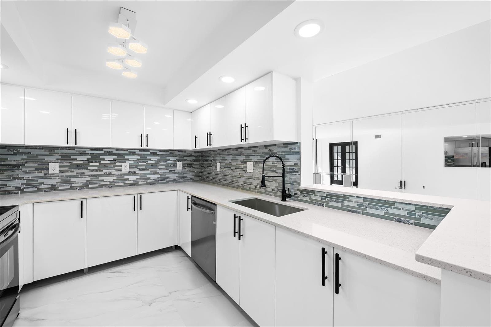 800 Parkview Drive # 718, Hallandale Beach FL 33009 photo 3