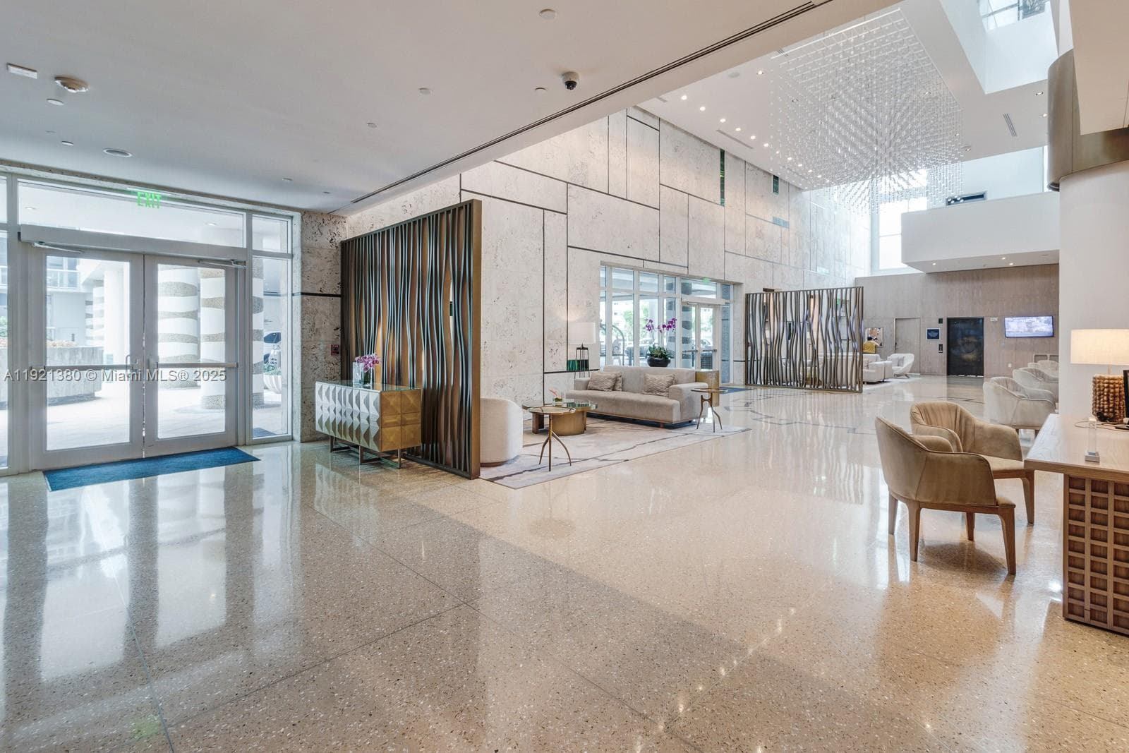 6801 Collins Ave # 320, Miami Beach FL 33141 photo 2