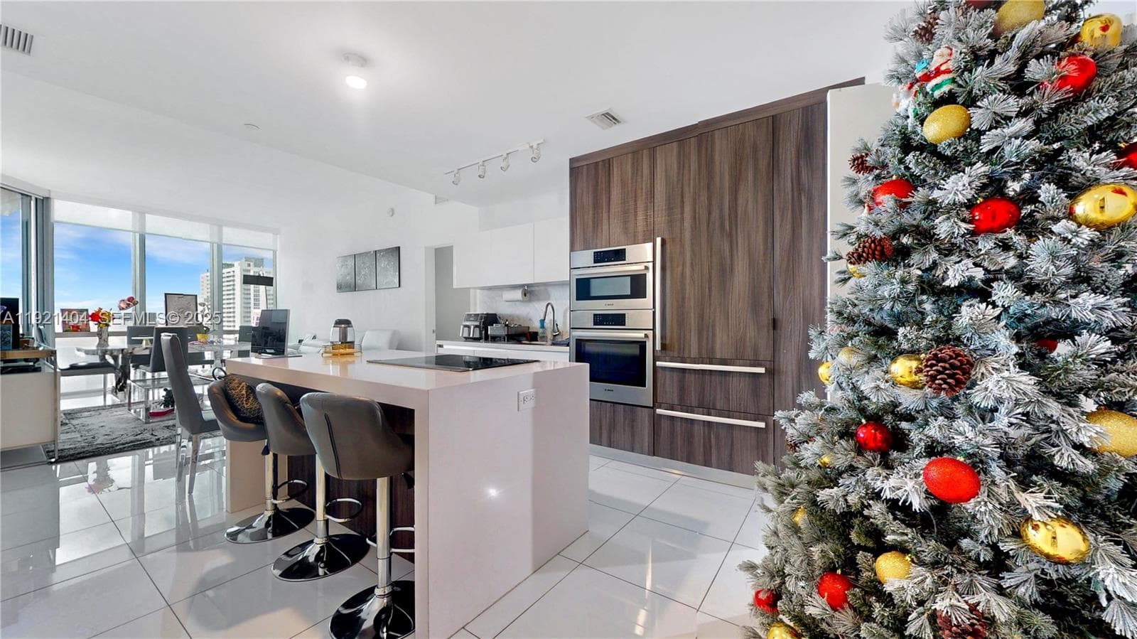 851 NE 1st Ave # 1508, Miami FL 33132 photo 4