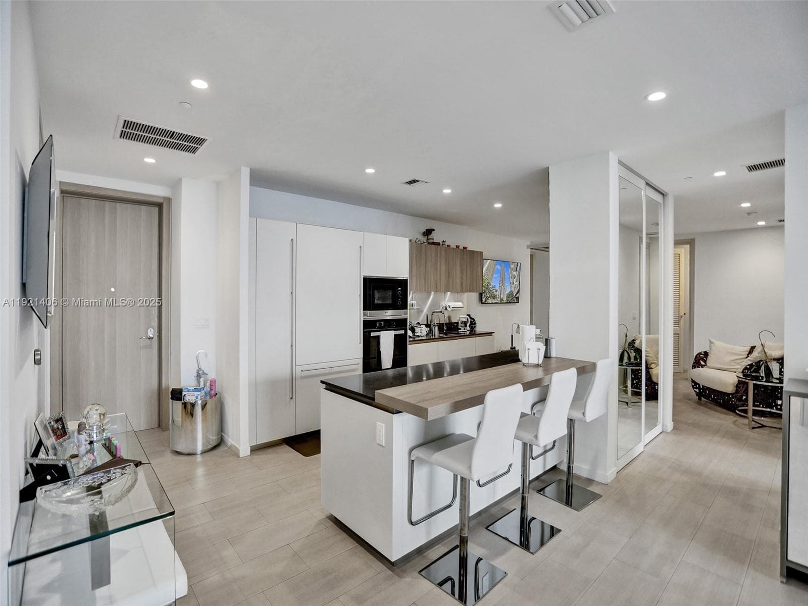 1000 Brickell Plz # PH5103, Miami, FL 33131 photo 3