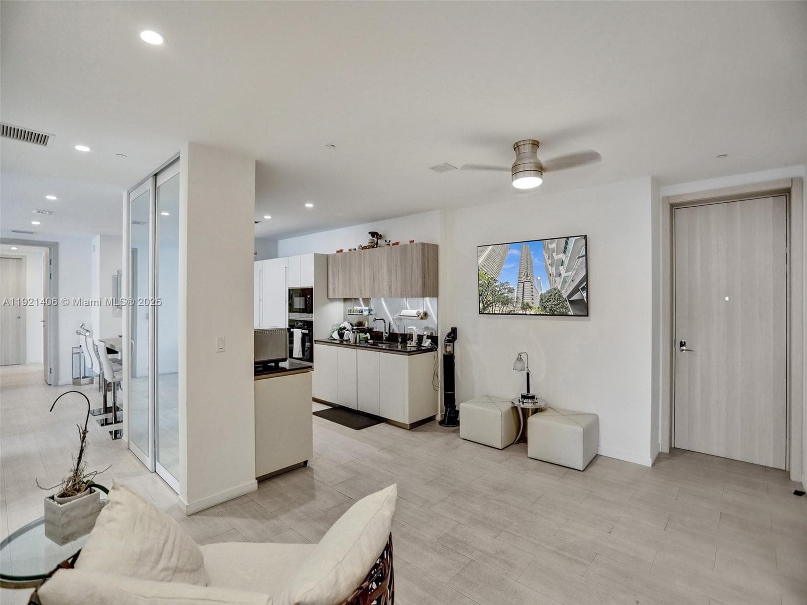1000 Brickell Plz # PH5103, Miami, FL 33131 photo 4