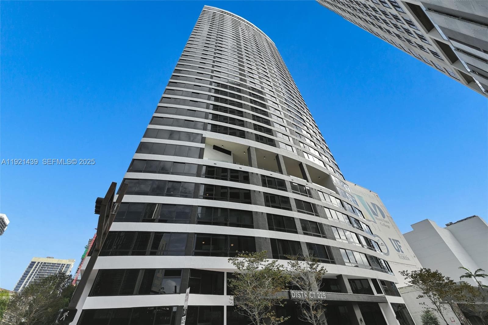 225 N Miami Avenue # 901, Miami FL 33128 photo 2