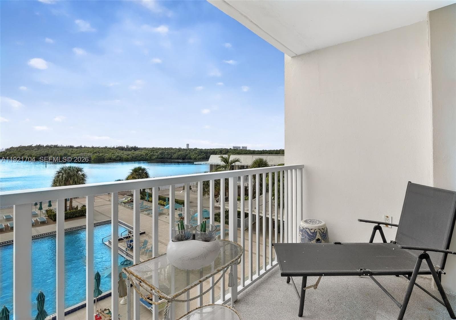 300 Bayview Dr # 308, Sunny Isles Beach FL 33160 photo 4