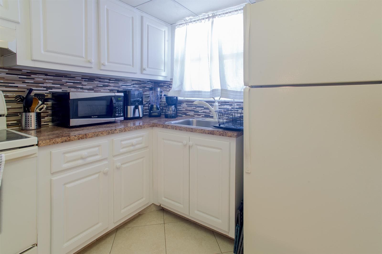 3091 E Sun Sunrise Lakes Drive E # 207, Sunrise FL 33322 photo 2