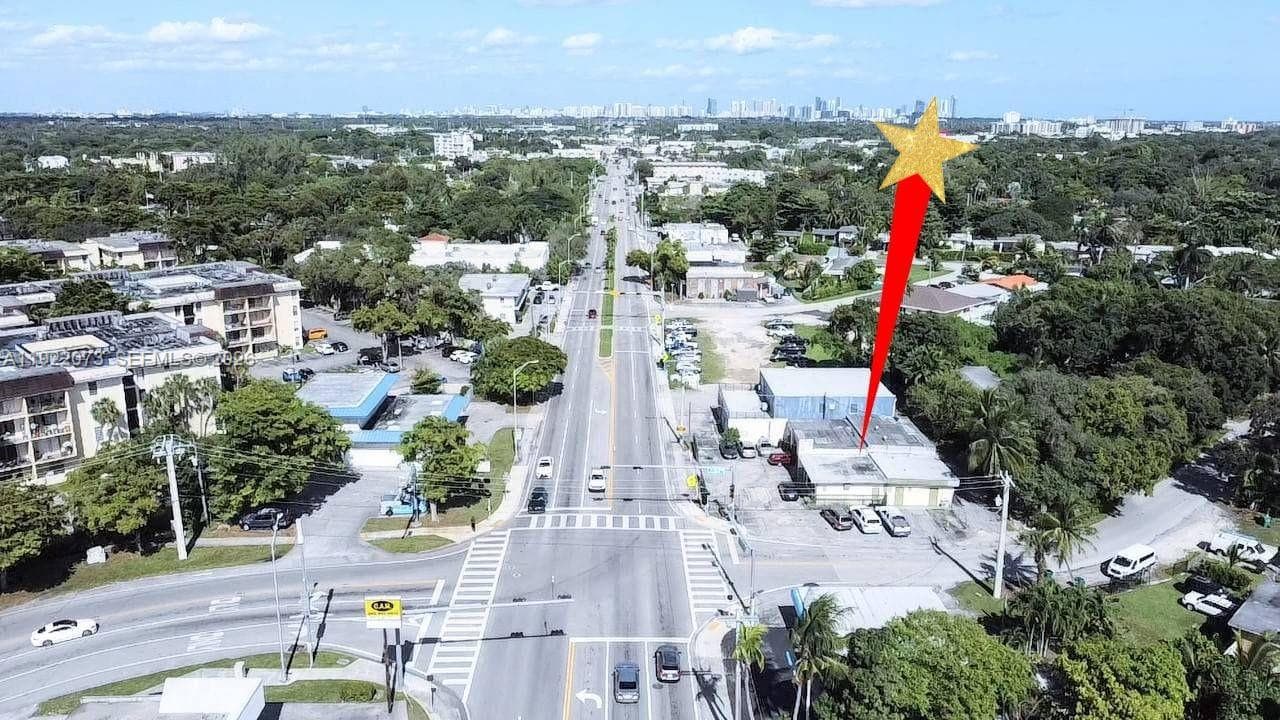 11851 W Dixie Hwy, Miami FL 33161 photo 2