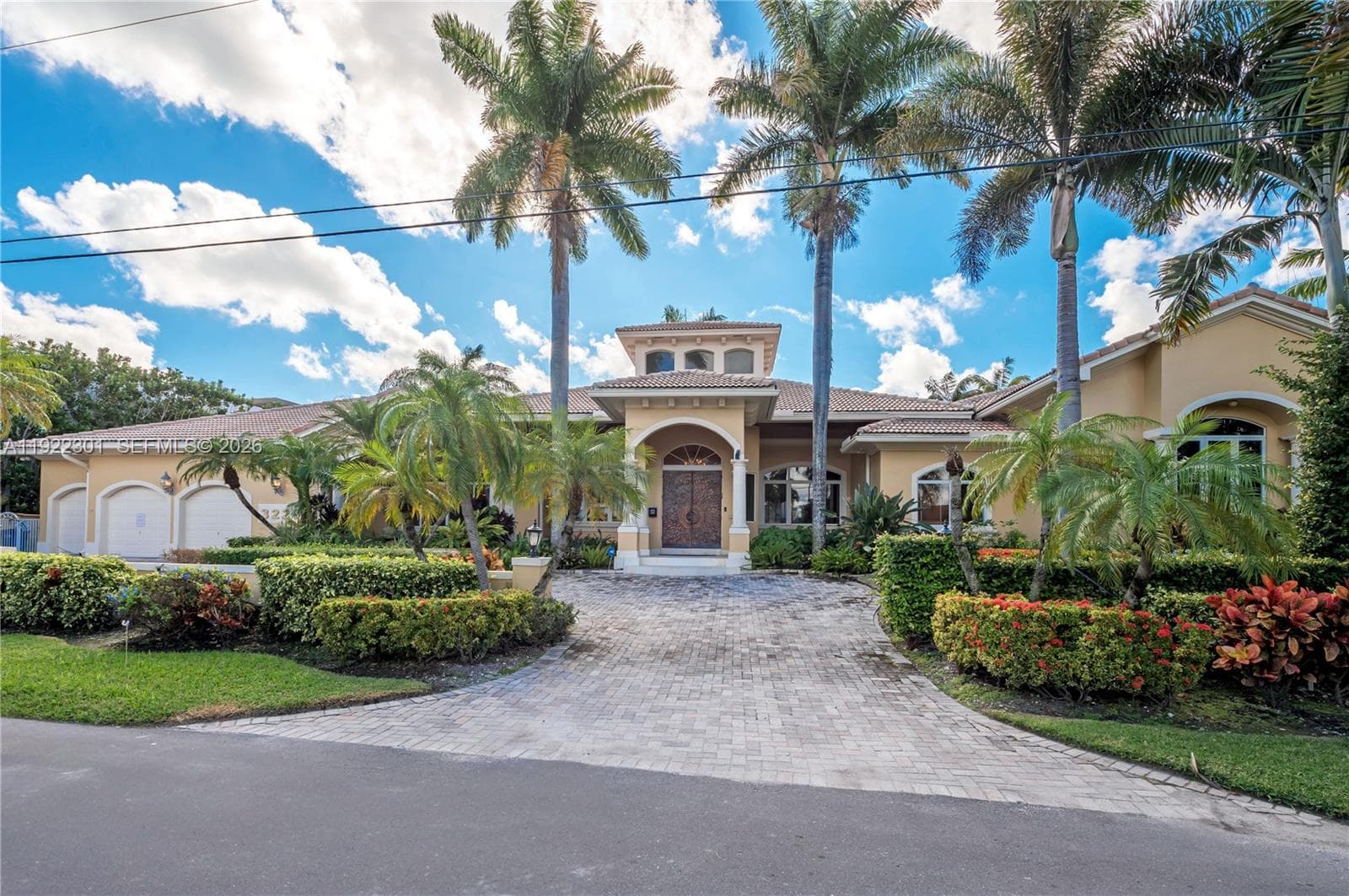 3220 NE 165th St, North Miami Beach FL 33160 photo 2