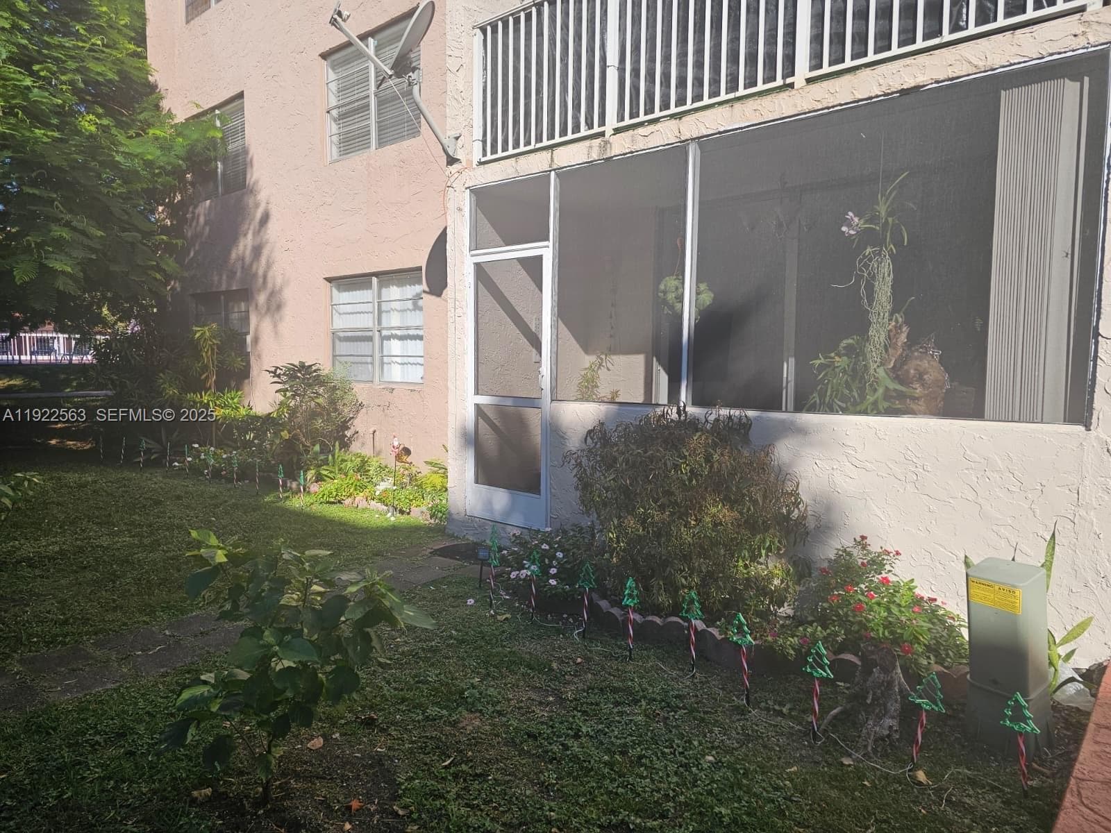 8411 NW 8th St # 111, Miami FL 33126 photo 2