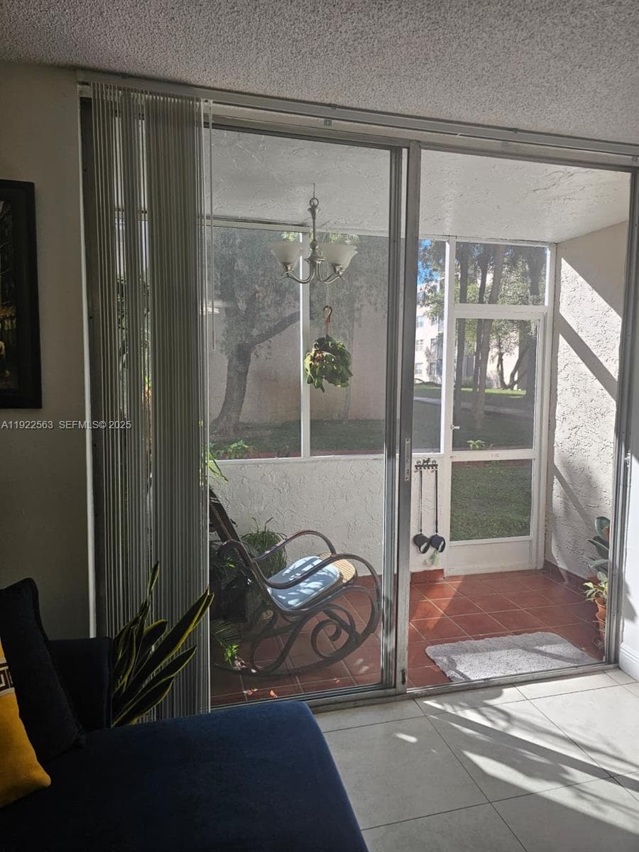 8411 NW 8th St # 111, Miami FL 33126 photo 3