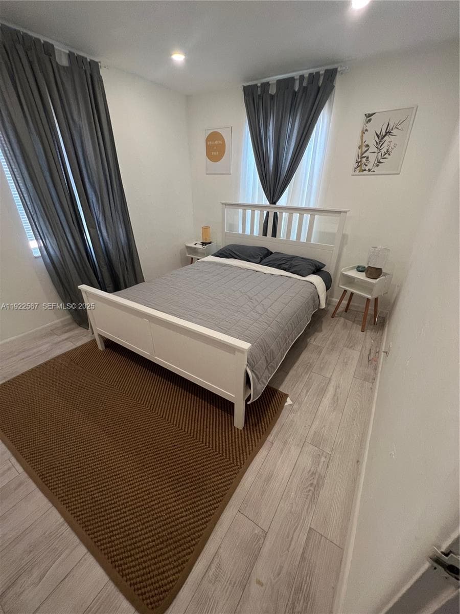 713 SW 7th Ave, Hallandale Beach FL 33009 photo 5