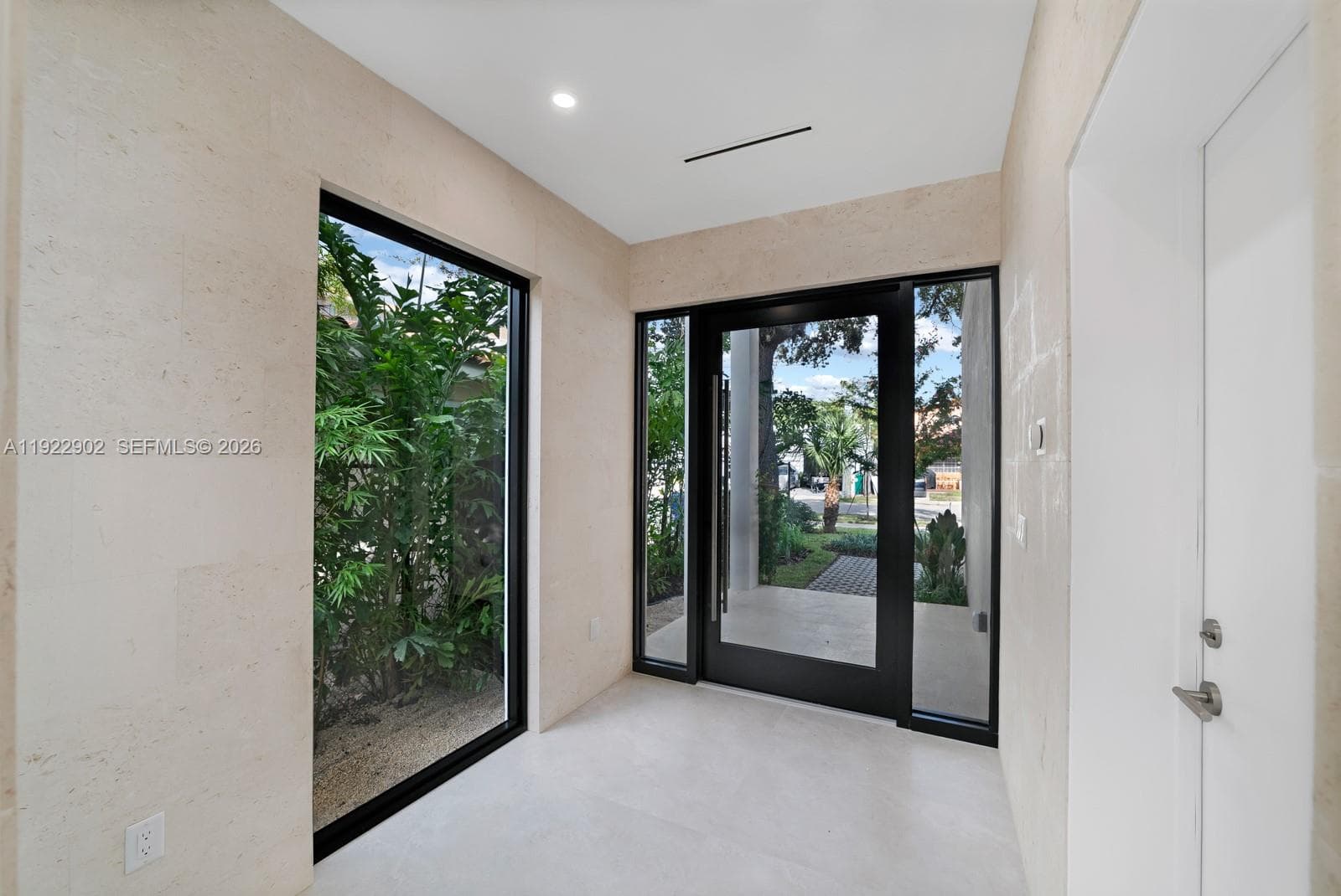 2610 SW 17th St, Miami FL 33145 photo 3