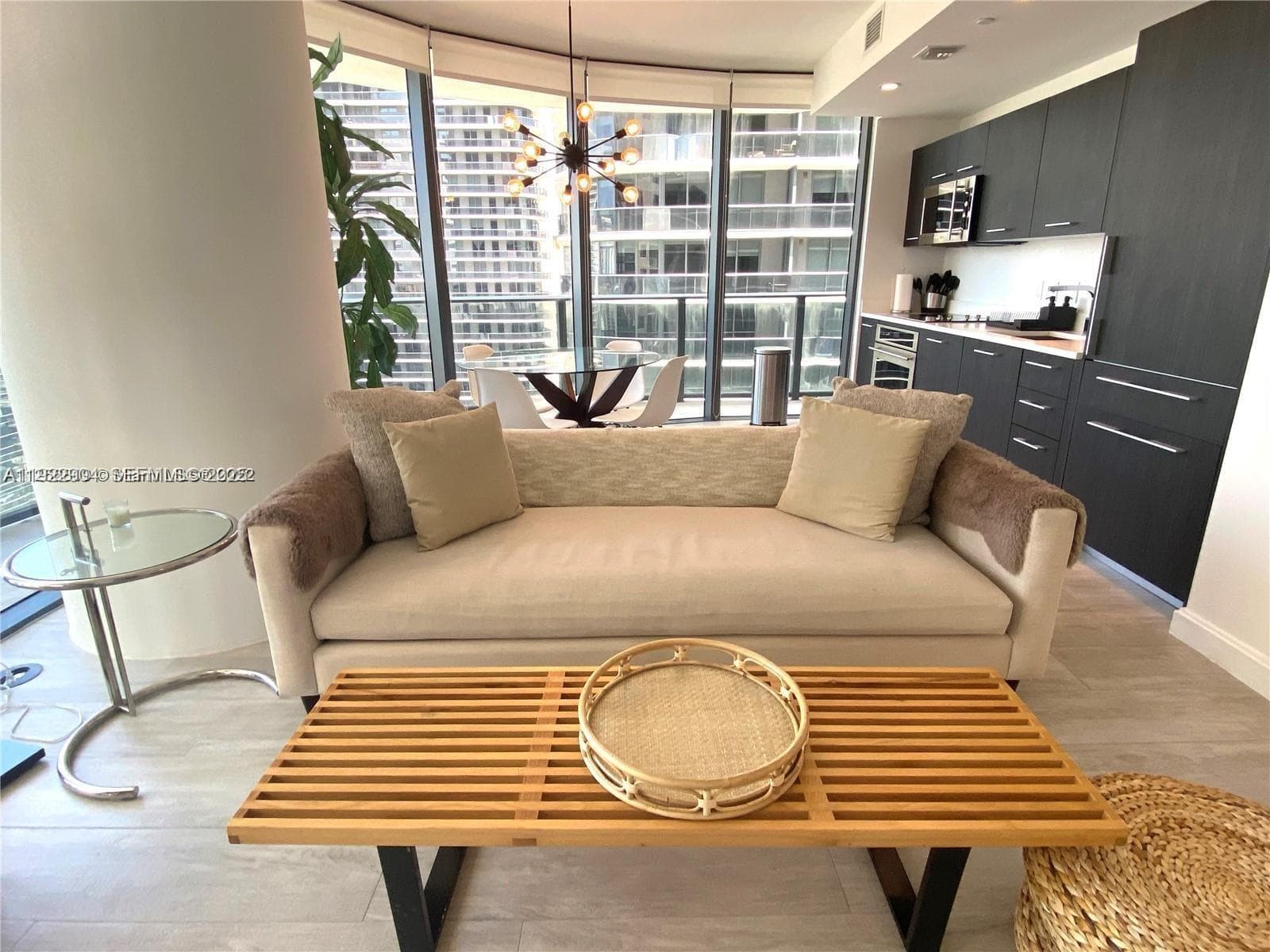 55 SW 9th St # 3001, Miami FL 33130 photo 2
