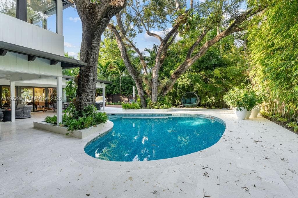 4095 Battersea Rd, Miami FL 33133 photo 2