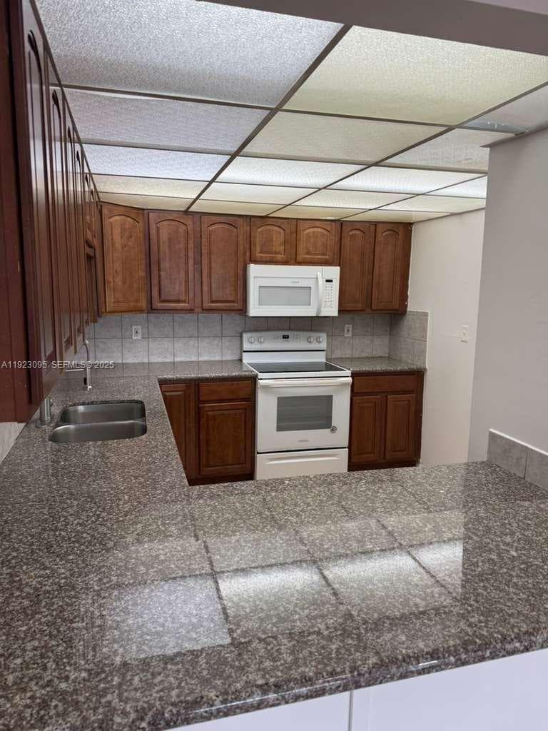 7000 NW 186th St # 226, Hialeah FL 33015 photo 2