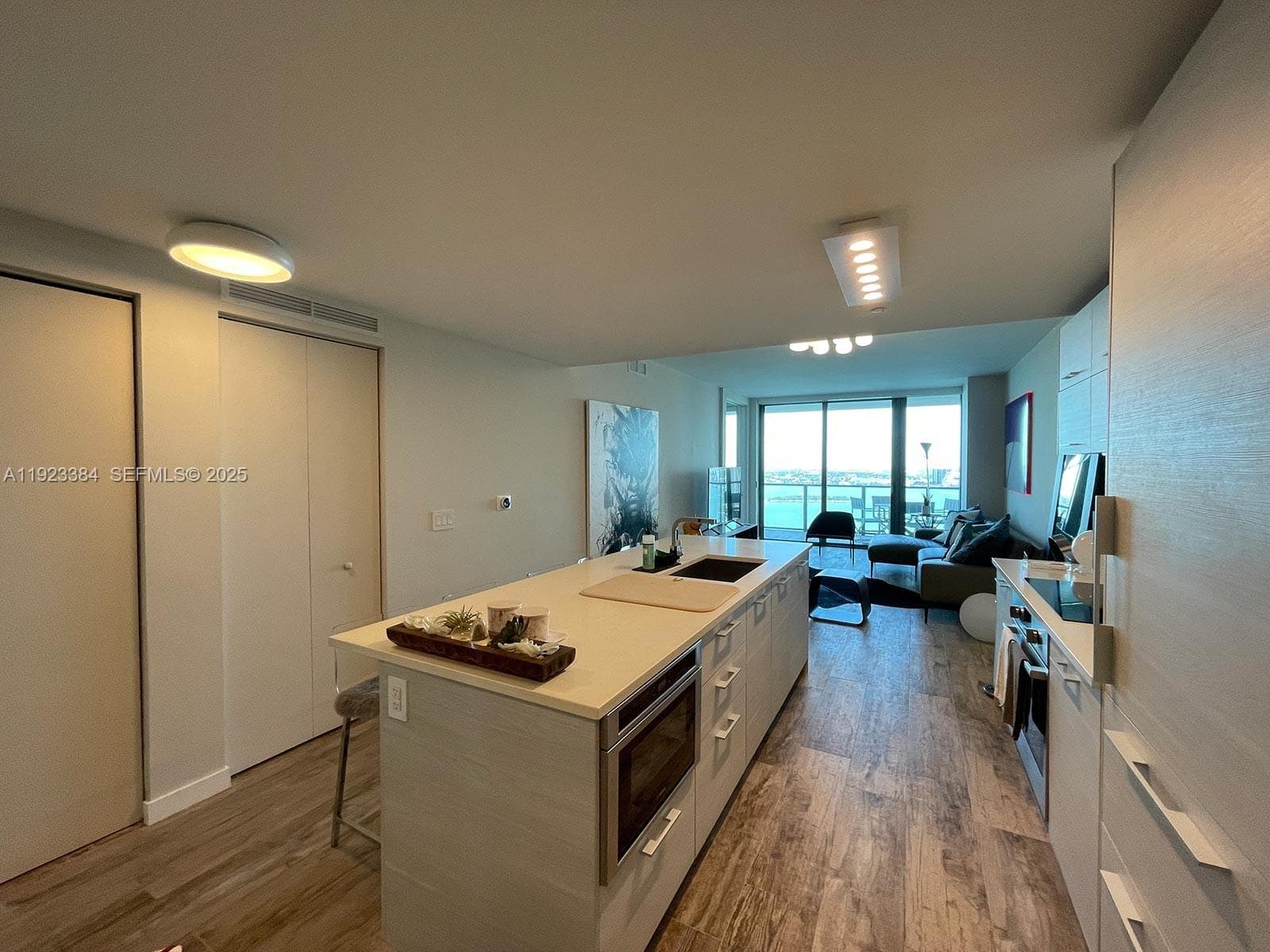650 NE 32nd St # 3005, Miami FL 33137 photo 5