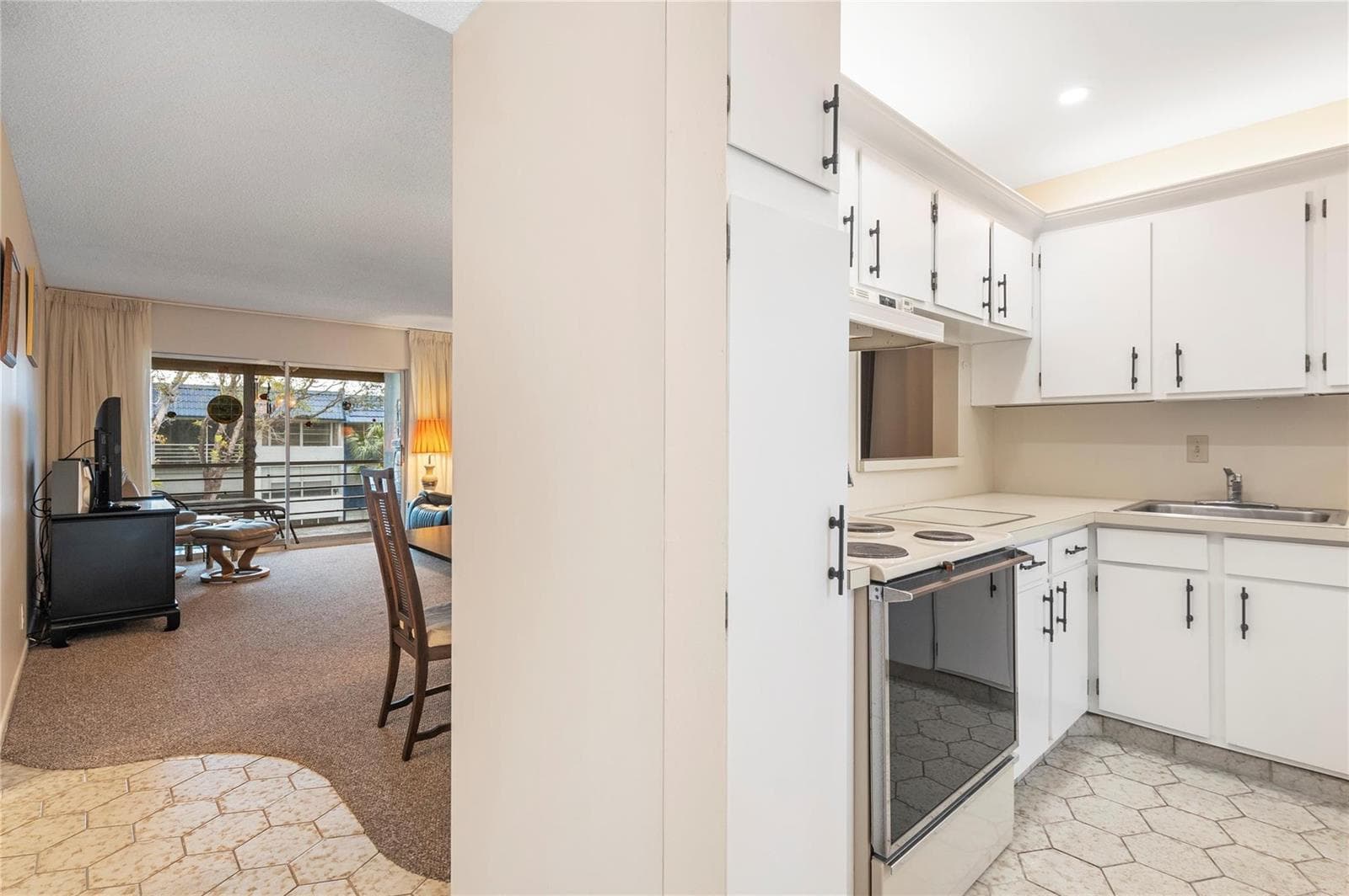 3150 Holiday Springs Boulevard # 308, Margate FL 33063 photo 3