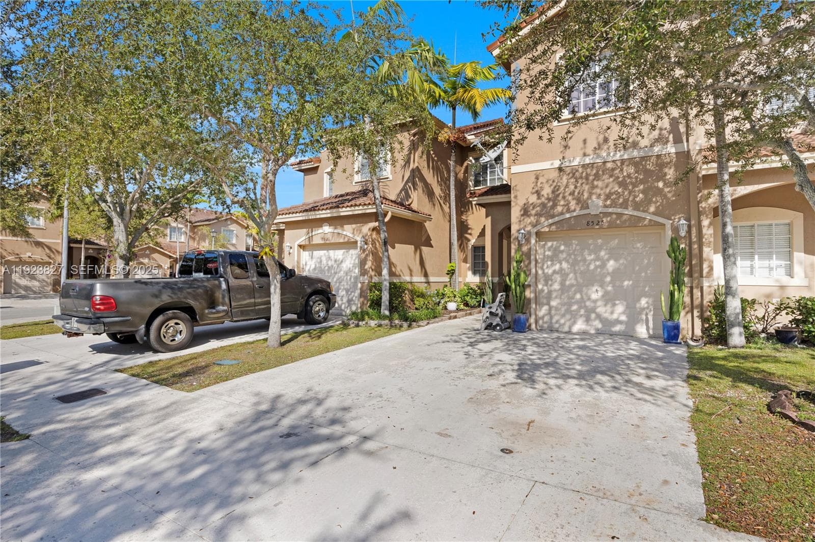 8525 SW 214th Ter, Cutler Bay FL 33189 photo 3