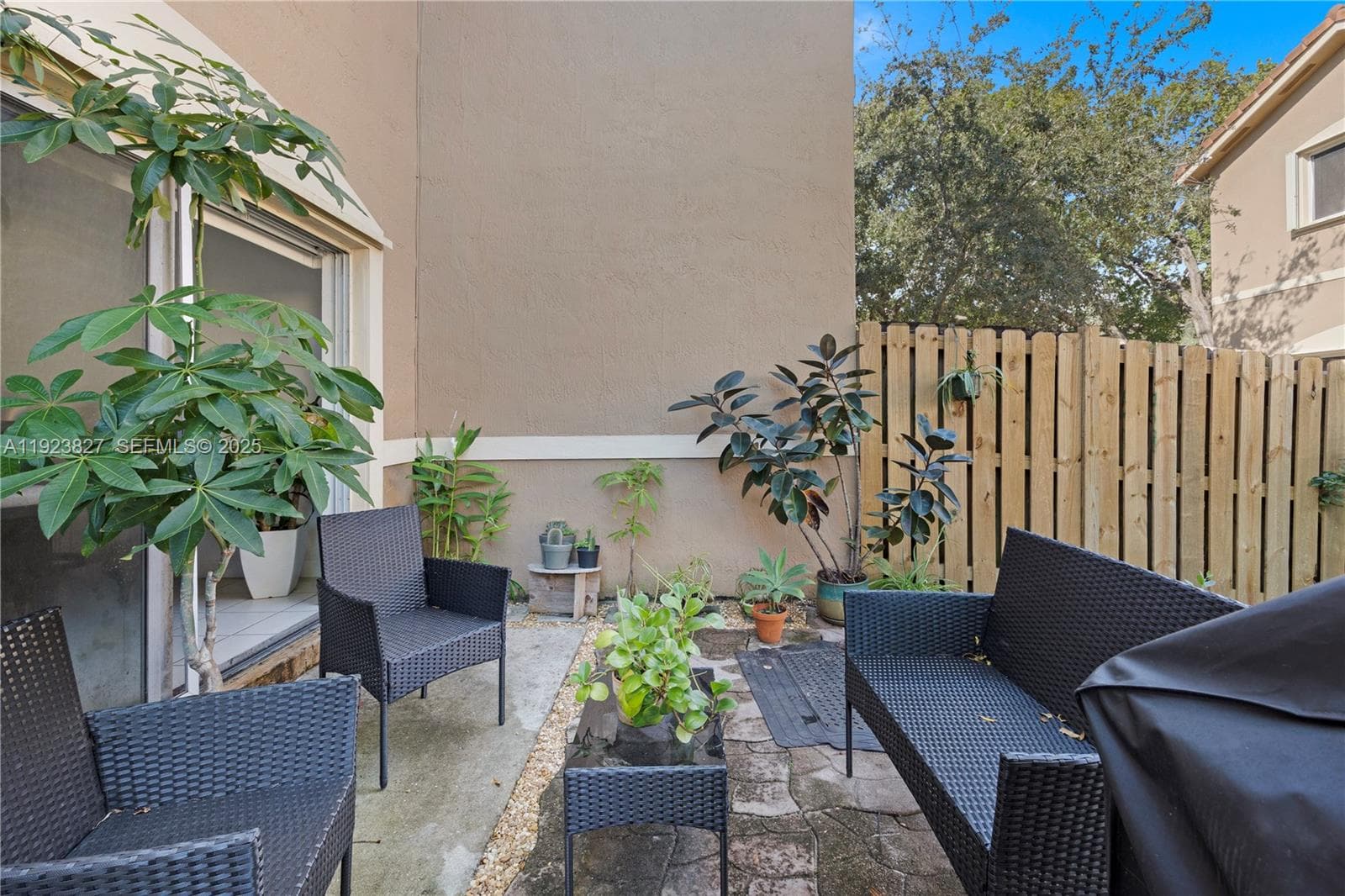 8525 SW 214th Ter, Cutler Bay FL 33189 photo 4