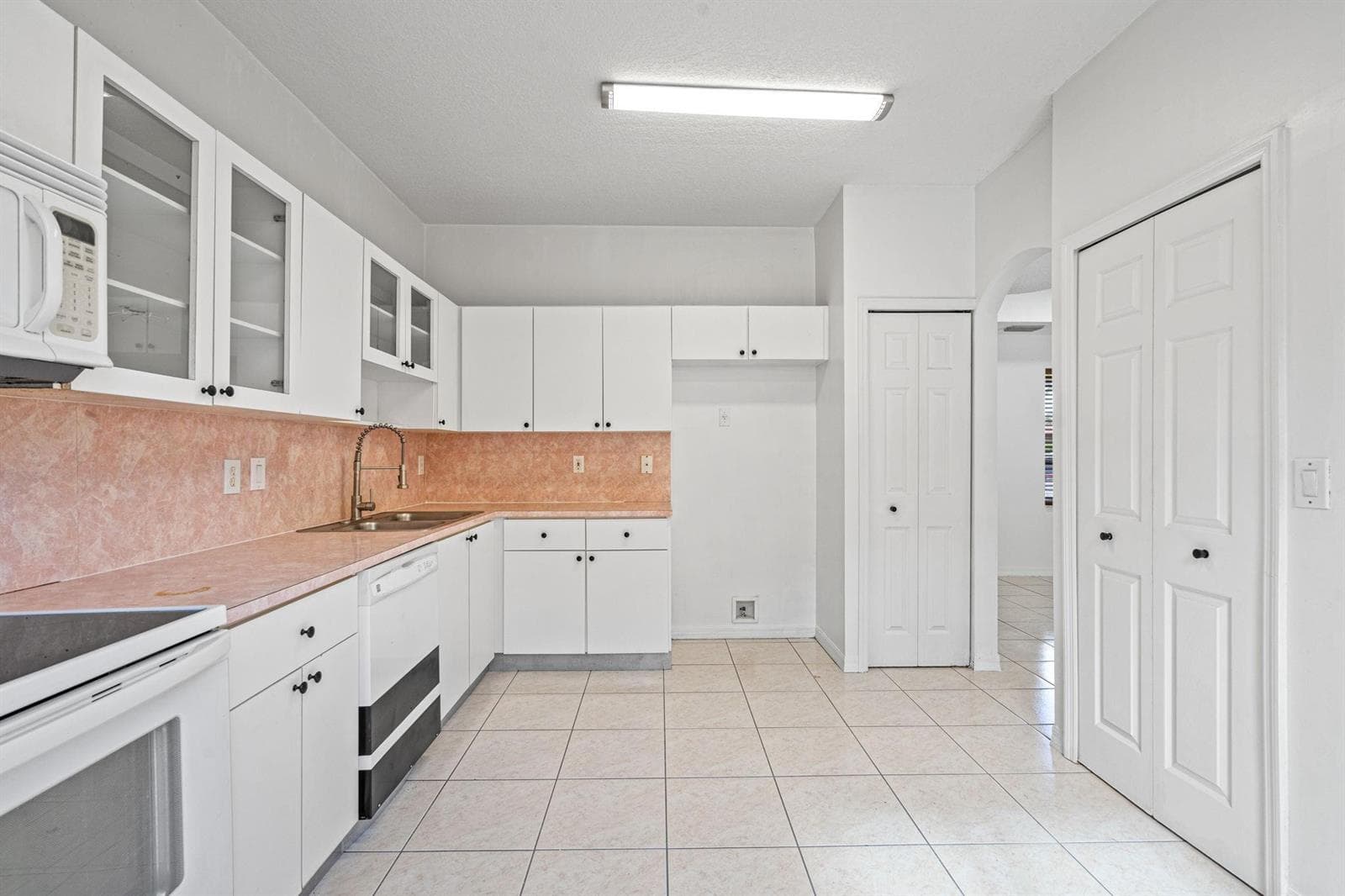 8520 NW 139th Terrace # 1602, Miami Lakes FL 33016 photo 3