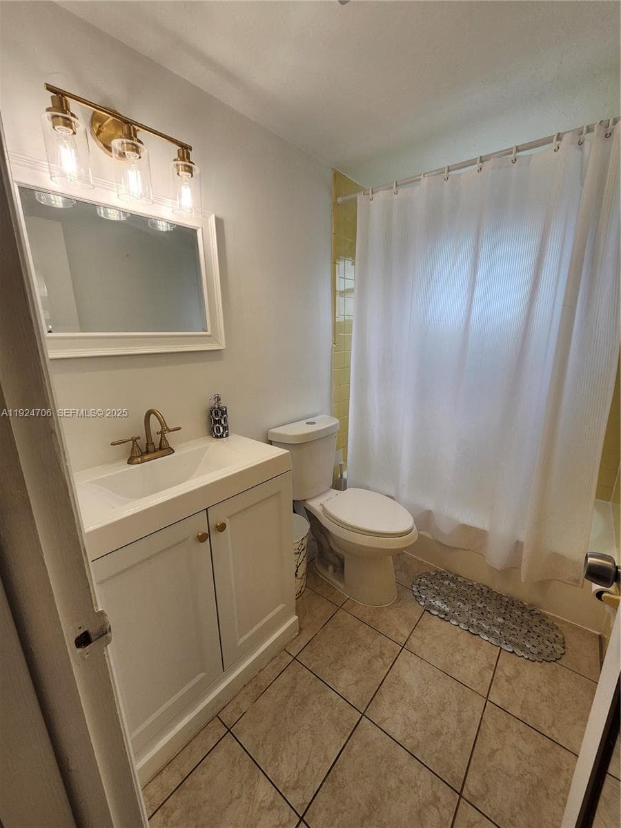 1100 NE 9th Ave # 203, Fort Lauderdale FL 3240 photo 5