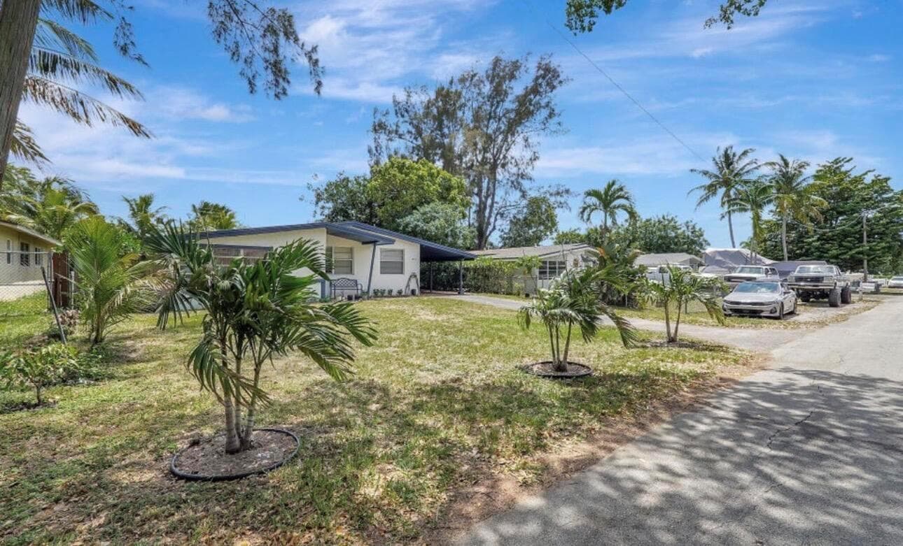 7530 Atlanta Street, Hollywood FL 33024 photo 2