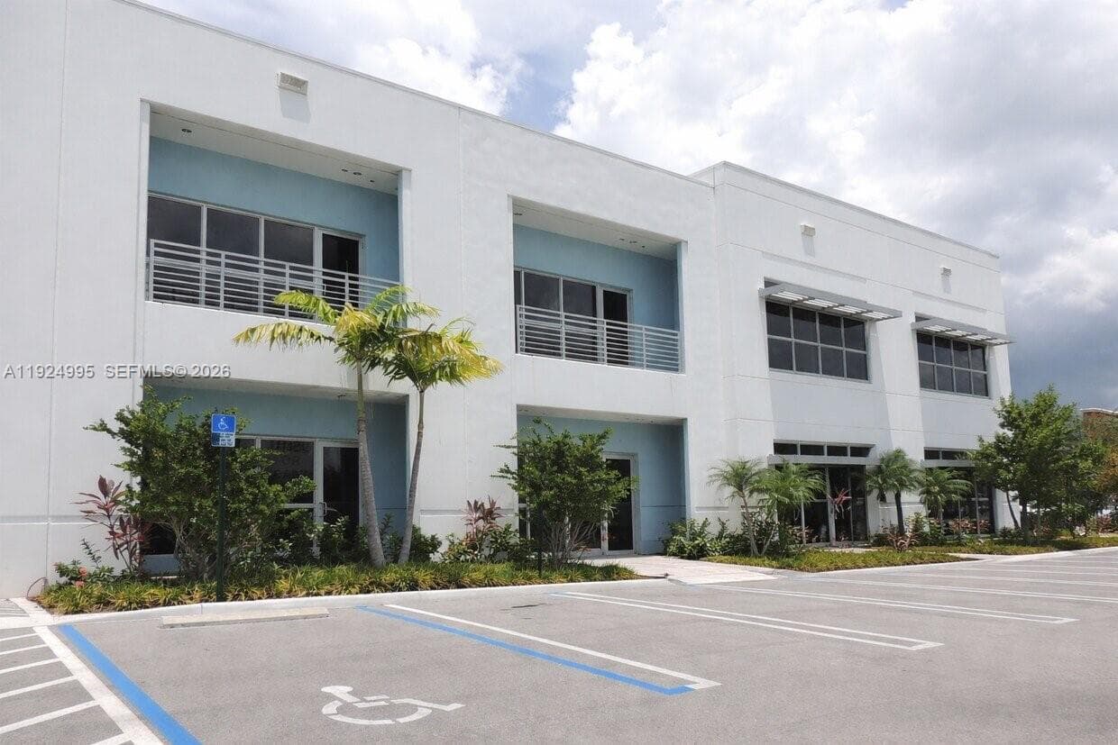1500 NW 89th Ct # 209, Doral FL 33172 photo 3