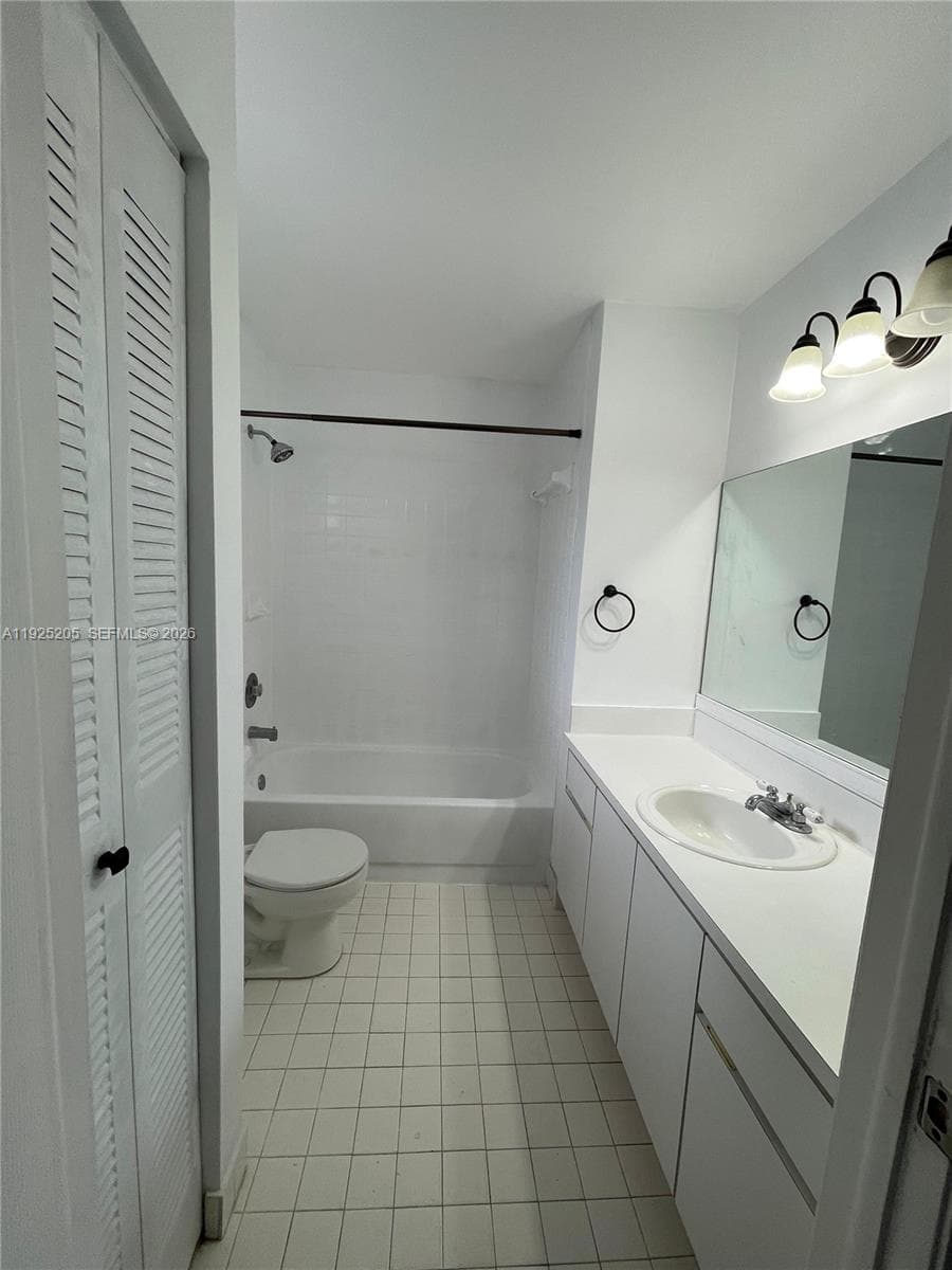 3375 W 76th St # 211, Hialeah FL 33018 photo 5