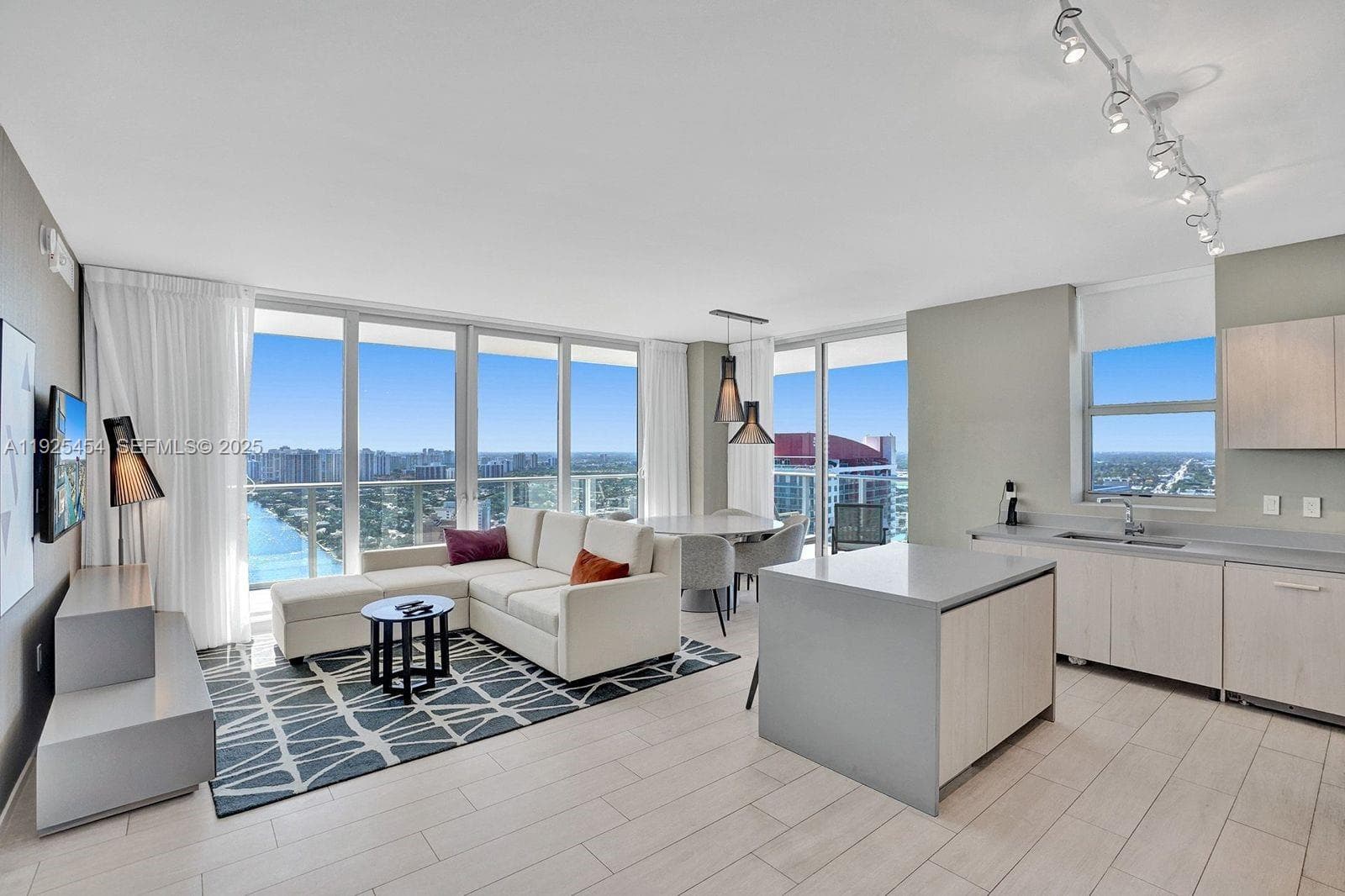 4010 S Ocean Dr # R1108, Hollywood FL 33019