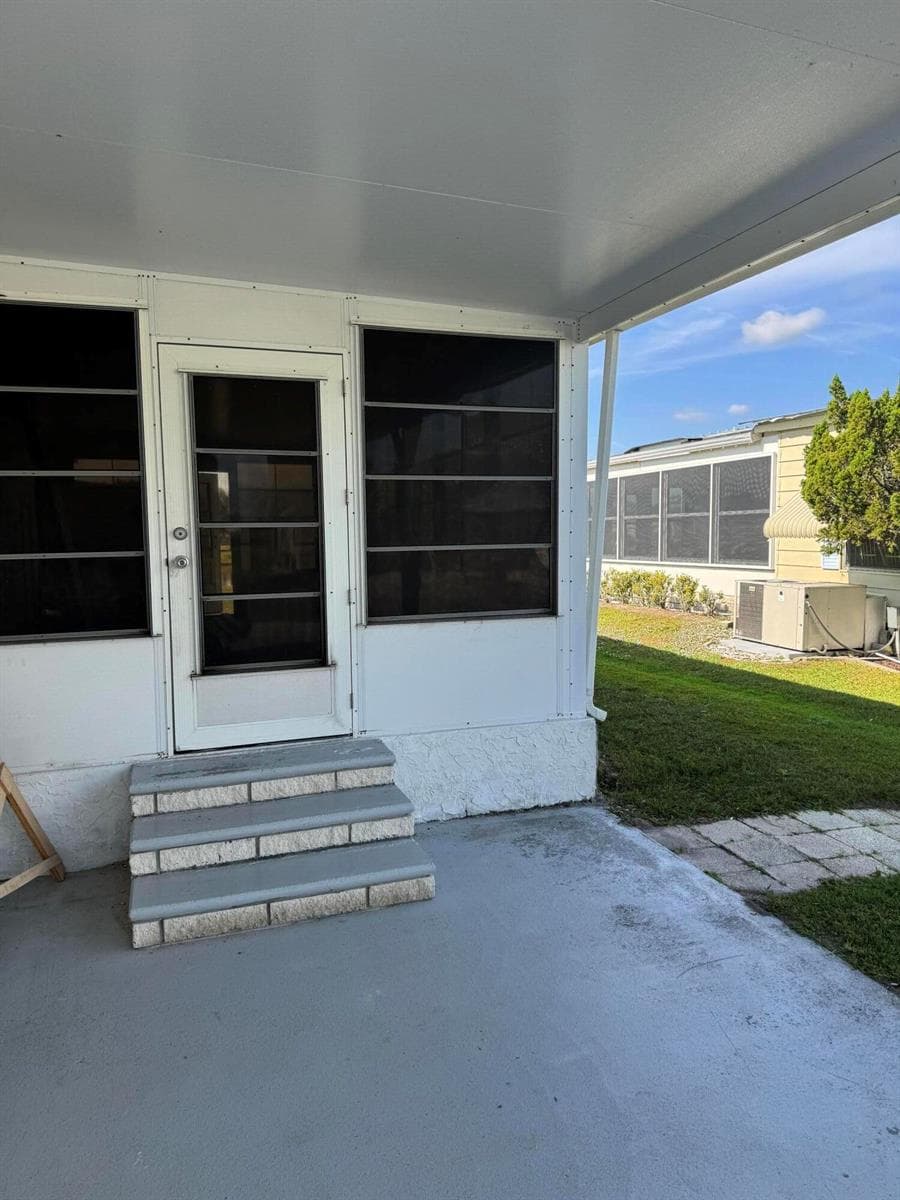 43 Las Casitas Court, Fort Pierce FL 34951 photo 3
