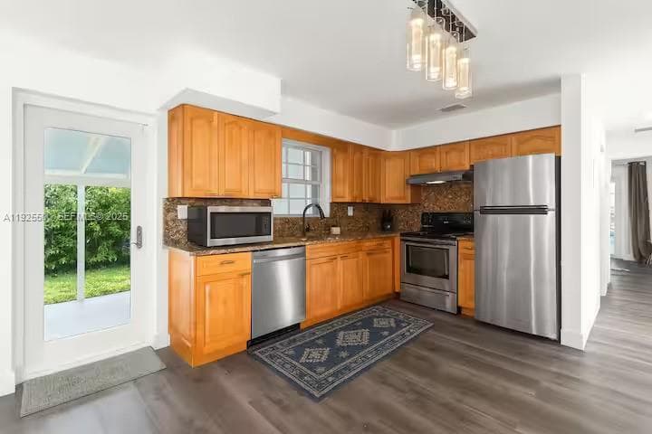 909 NE 7th St, Pompano Beach FL 33060 photo 3
