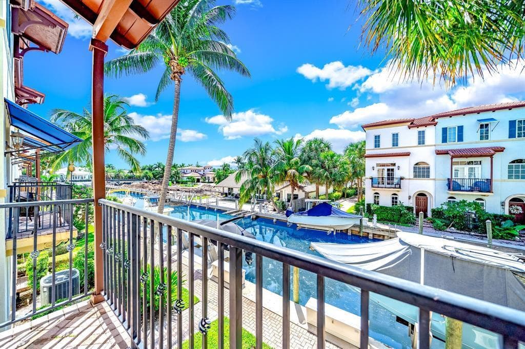 824 Virginia Garden Drive, Boynton Beach FL 33435 photo 2