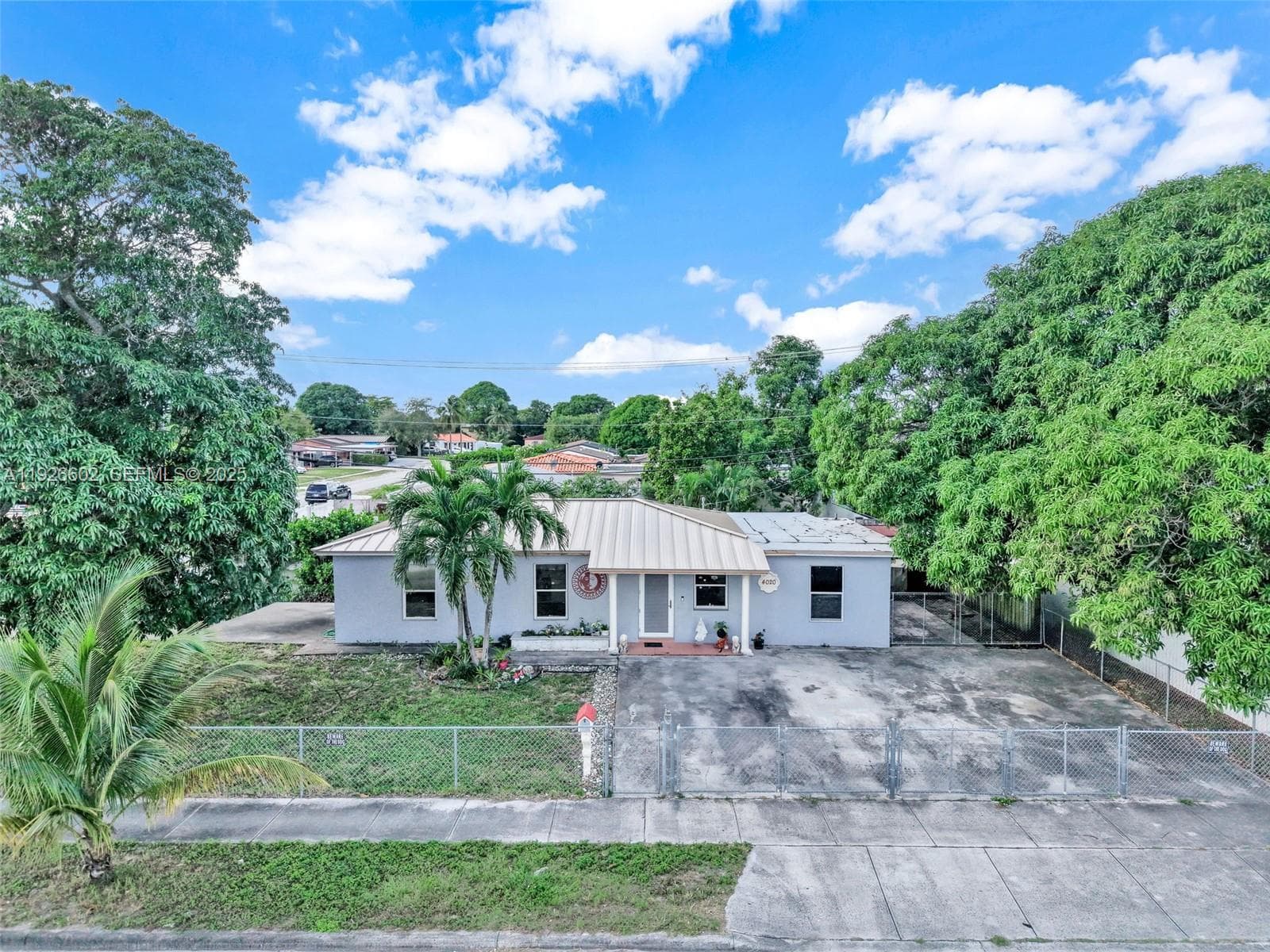 4020 E 10th Ave, Hialeah FL 33013 photo 2